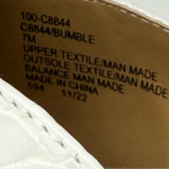 Cliffs by White Mountain Bumble Women's size 7 Thong Sandals White slip on NWT - Picture 8 of 8